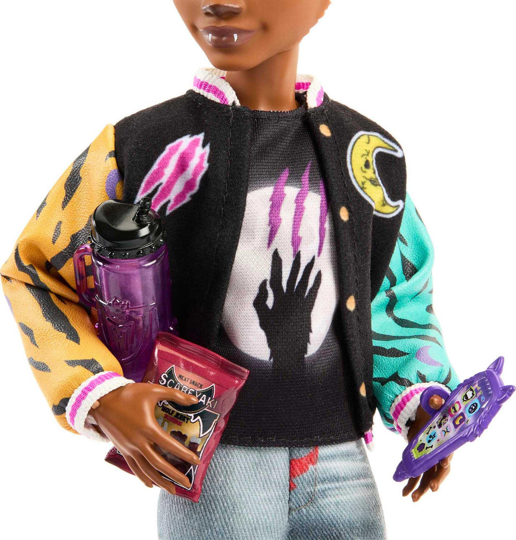 Monster High Doll with Pet Gargoyle Bulldog and Themed Accessories M92990