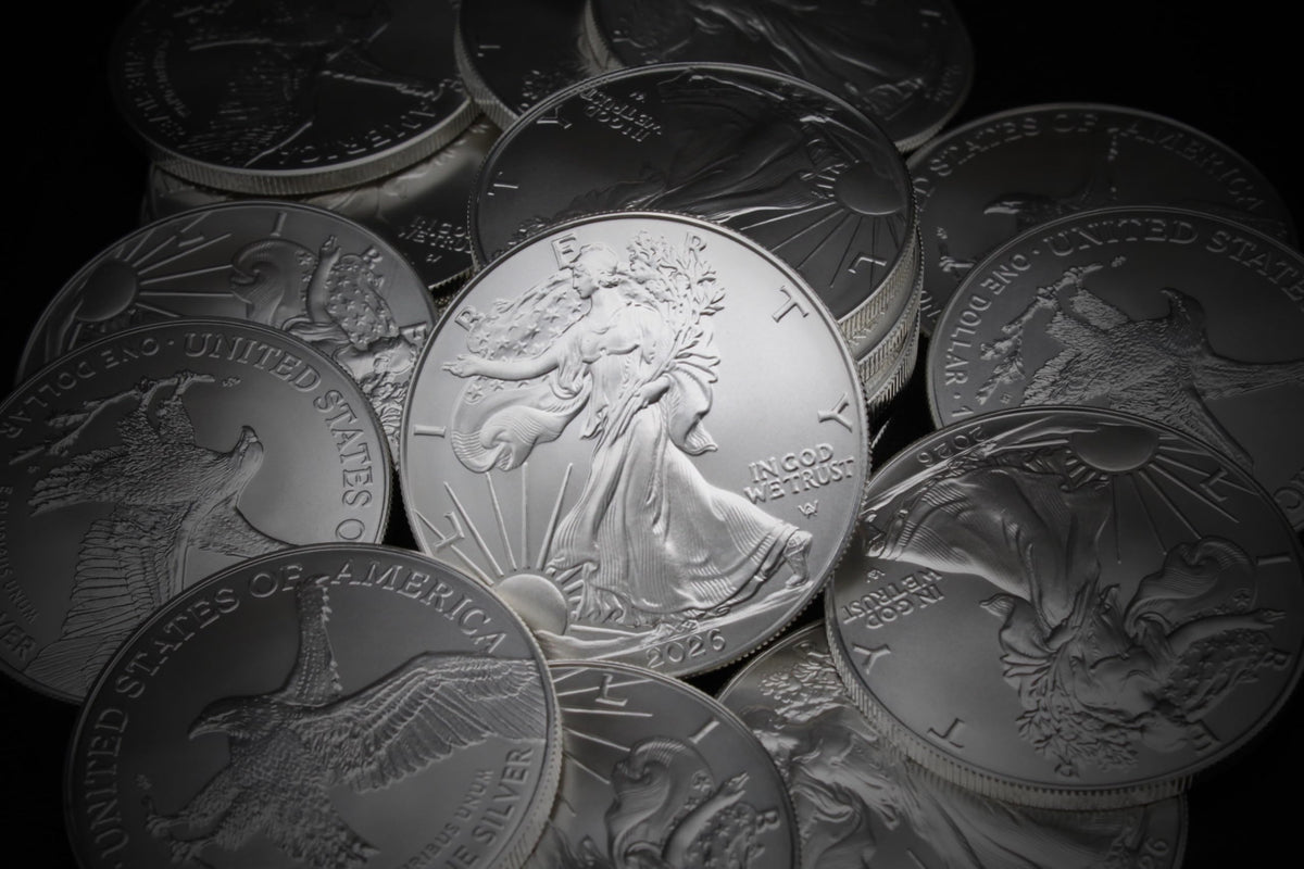 1 oz American Silver Eagle Coin with LED Presentation Box Q655486